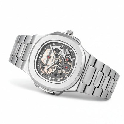 Montre squelette automatique homme avec mécanisme visible et design luxueux de profil